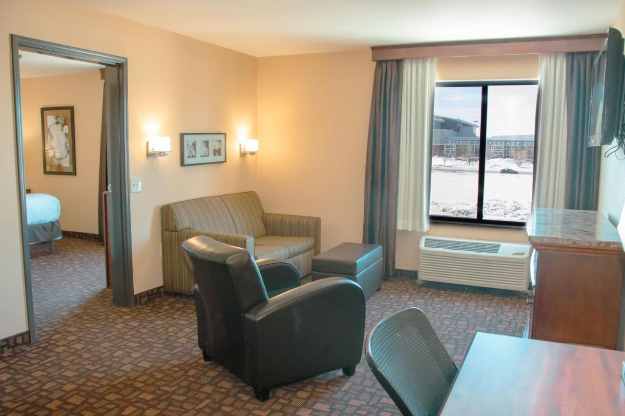 Grand Forks Lodge And Suites Exterior foto