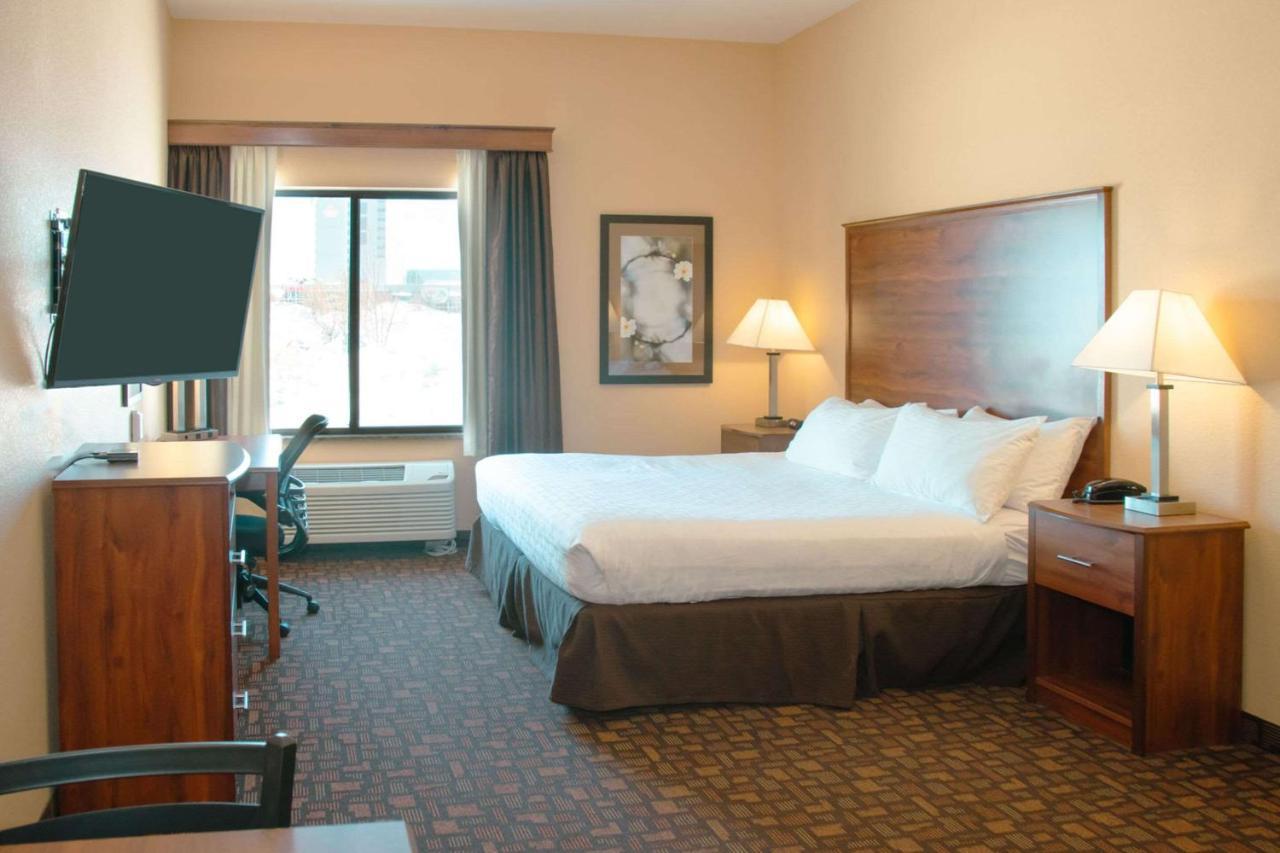 Grand Forks Lodge And Suites Exterior foto