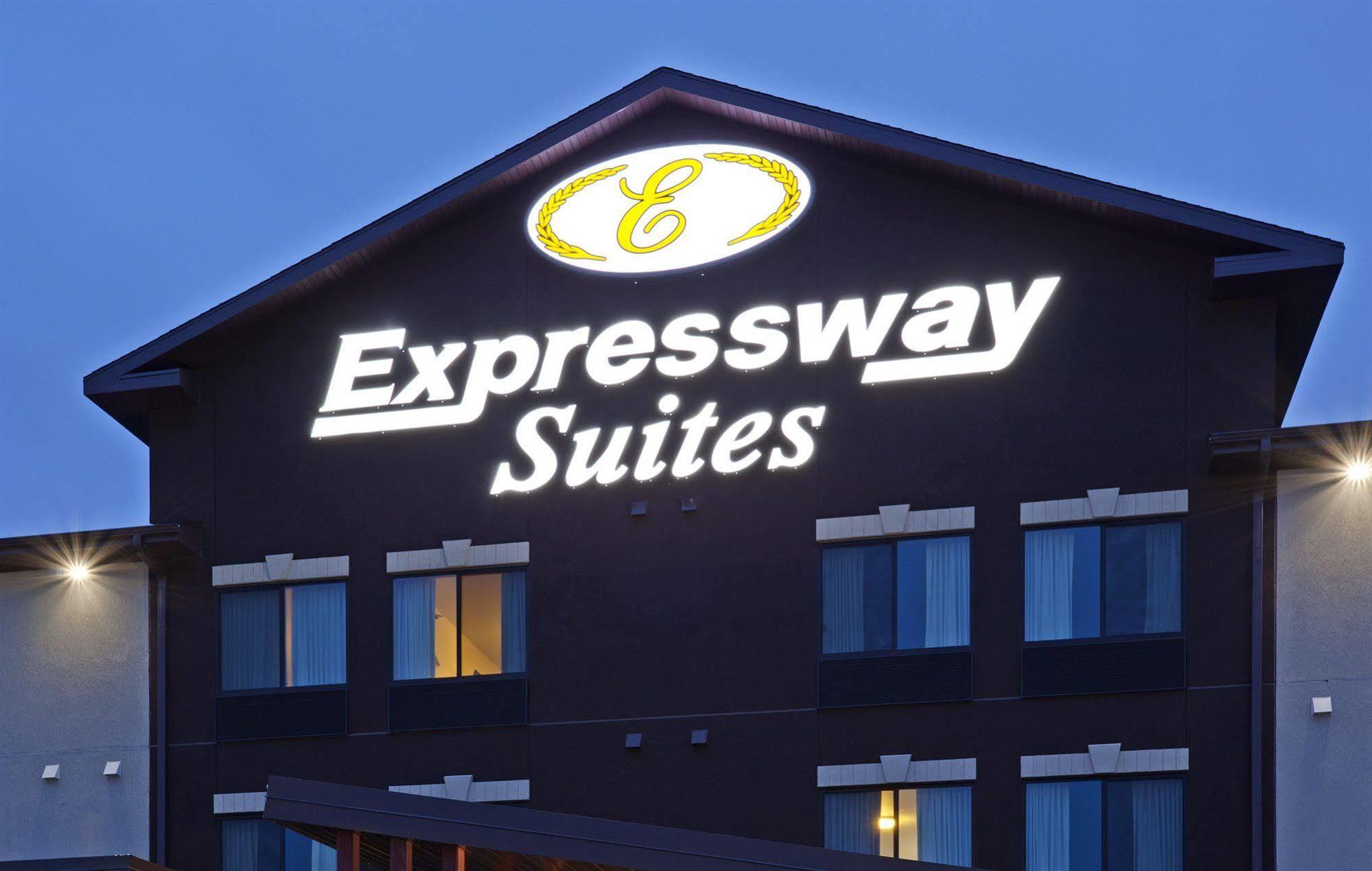 Grand Forks Lodge And Suites Exterior foto